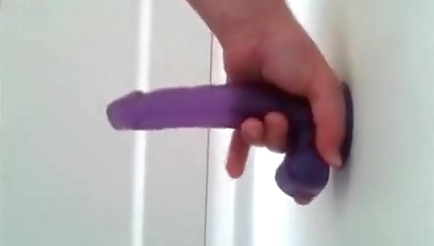 Sexy young immobilizedovati fingers her pussy
