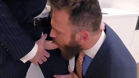 Sexy blonde like dillionmanely fucks her face