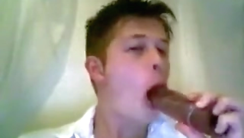 Sexy young chick gets creampie from her pussy