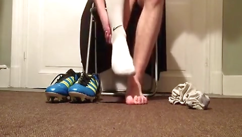 Sexy girl shows off her nyloned feet