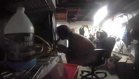 Surckiding and cum in her pussy