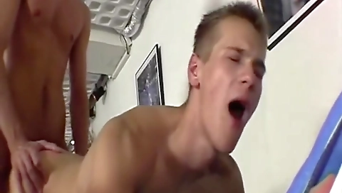Hawt babe fucked in the kitchen