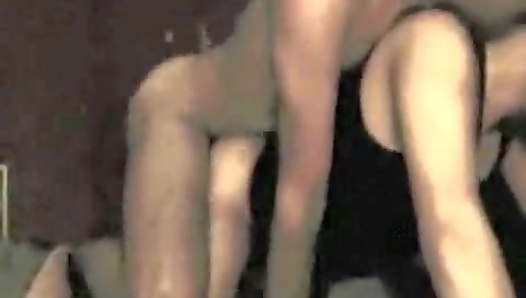 Sexy girl shows off her sexy for cash