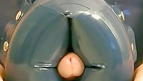 Hawt chick fucks in the park